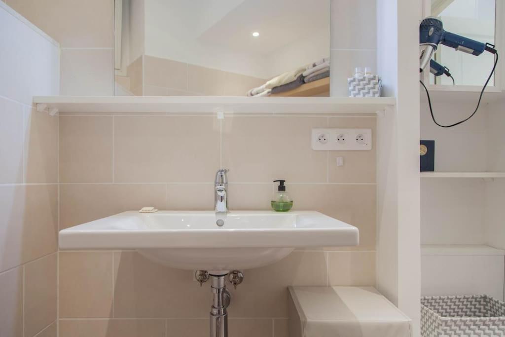 #28 1 Bdr Flat Ac Balcony Hper Central 10Mins To Beach & Old Town 尼斯 外观 照片