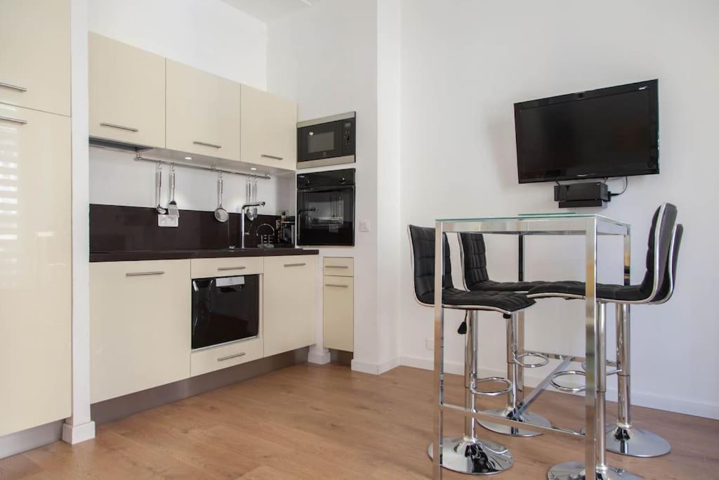#28 1 Bdr Flat Ac Balcony Hper Central 10Mins To Beach & Old Town 尼斯 外观 照片